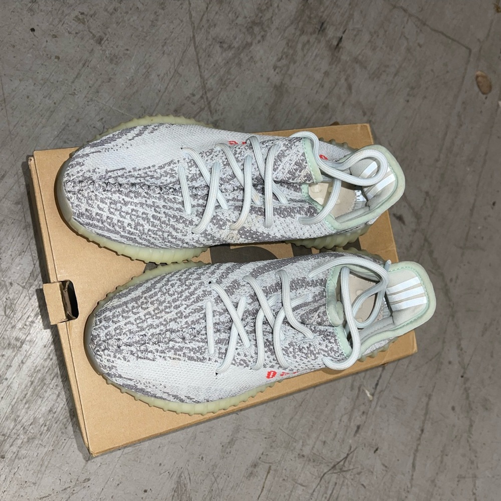Yeezy BOOST 350 V2 Blutin Grethr Hirere.